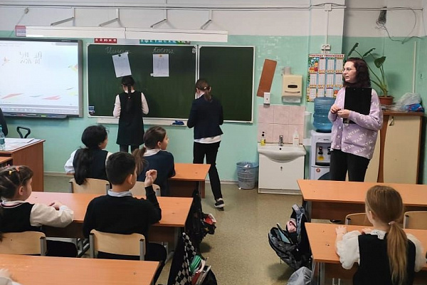 Уроки современной литературы для школьников продолжает библиотека им. В. Ю. Драгунского