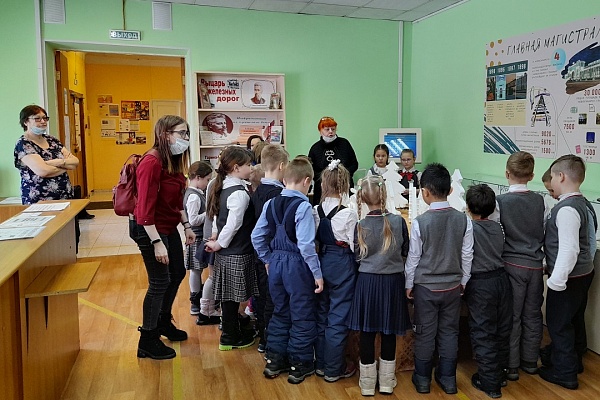 Библиотека им. О. В. Кошевого активно проводит образовательные мероприятия для детей