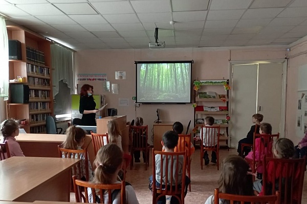 В библиотеке им. Д. А. Фурманова дошкольникам рассказали о важности сохранения природы родных лесов 