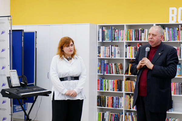 Директор Новосибирской областной специальной библиотеки для незрячих и слабовидящих Юрий Лесневский