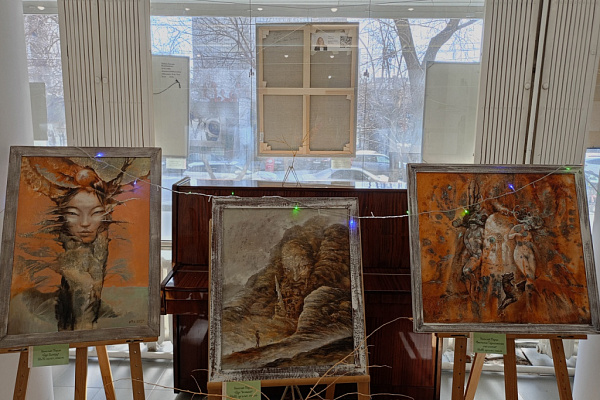 Выставка картин художника и писателя Николая Марци на Библионочи «Сибирь мистическая» в ГЦИНК